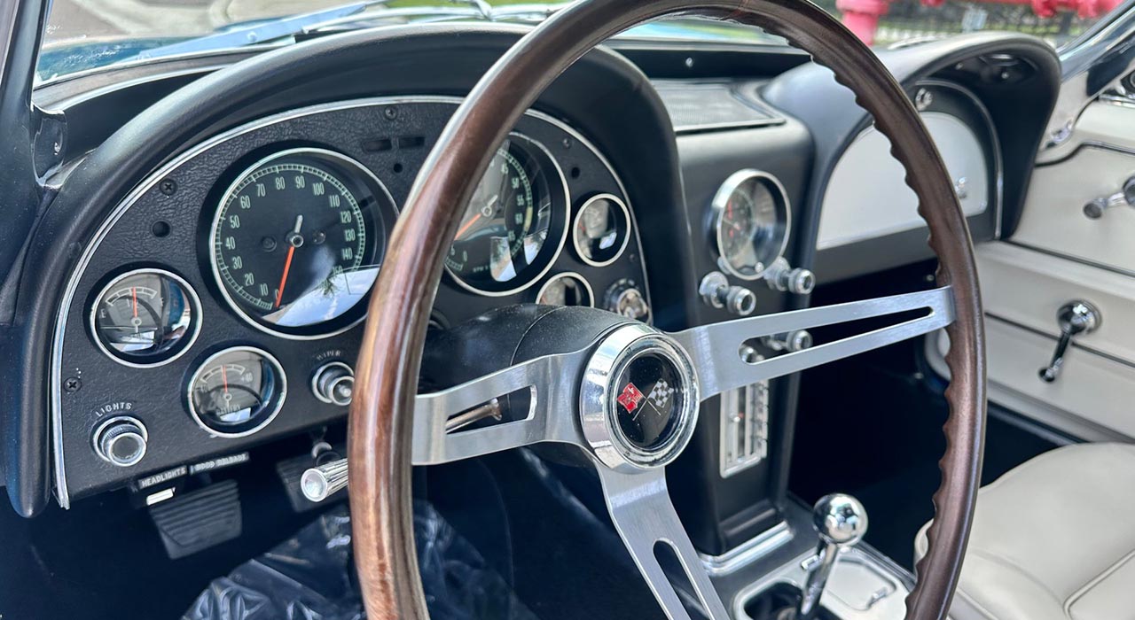 23rd Image of a 1966 CHEVROLET CORVETTE