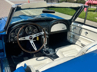 Image 15 of 37 of a 1966 CHEVROLET CORVETTE