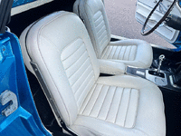 Image 19 of 37 of a 1966 CHEVROLET CORVETTE