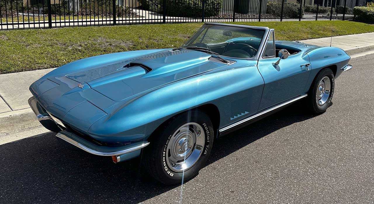 2nd Image of a 1967 CHEVROLET CORVETTE