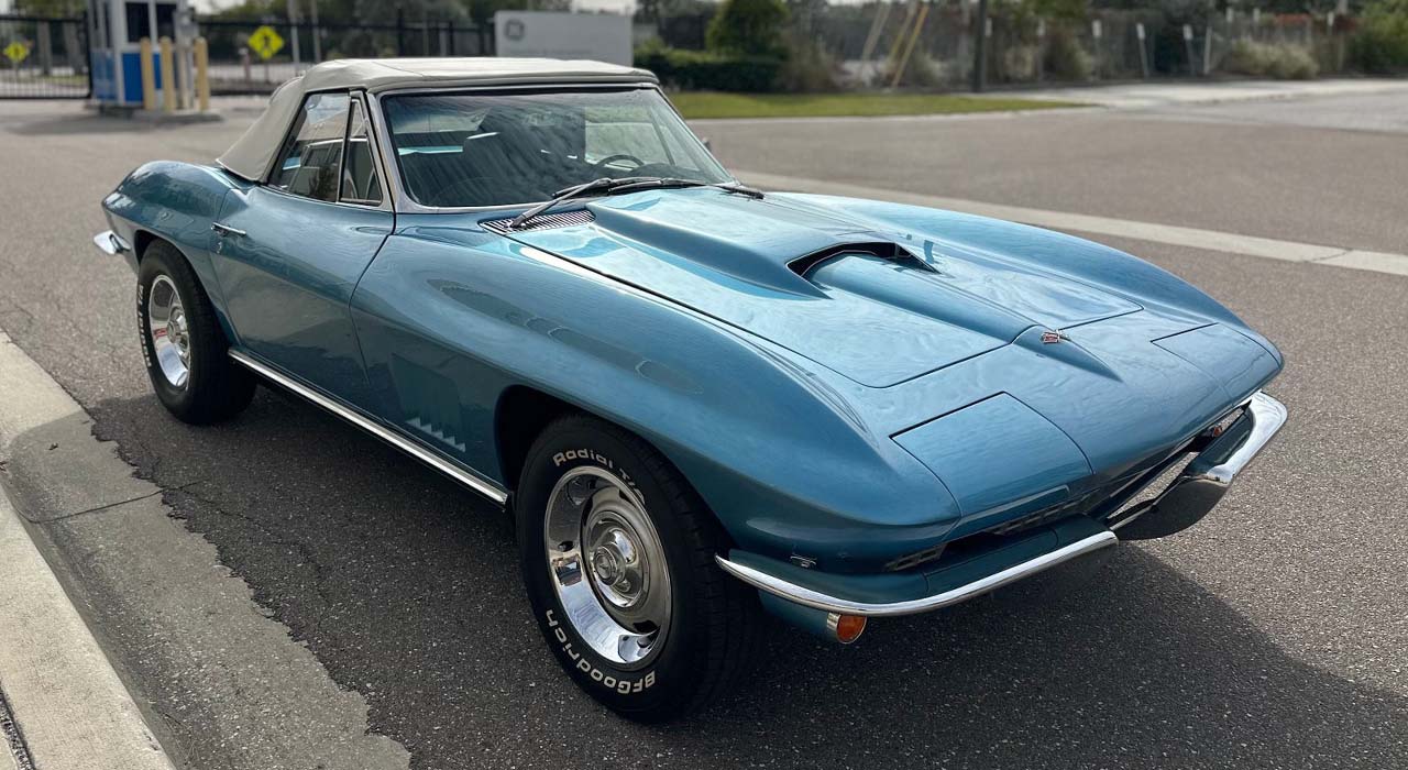 3rd Image of a 1967 CHEVROLET CORVETTE