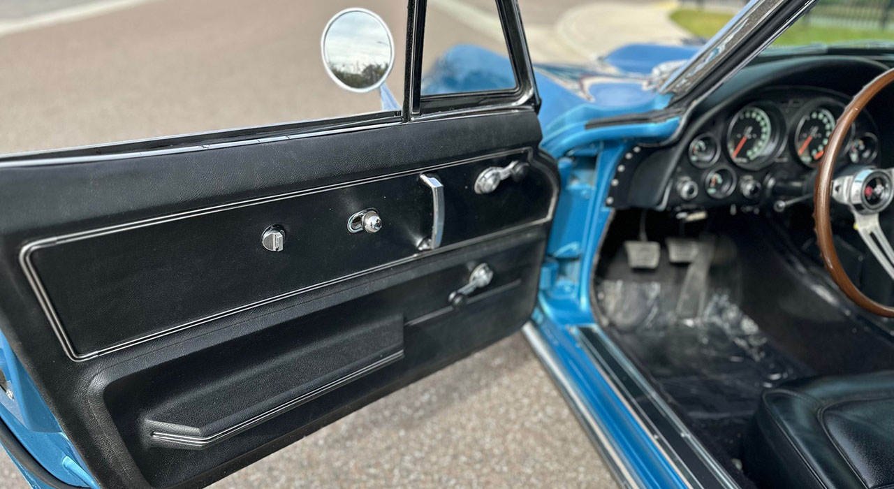 14th Image of a 1967 CHEVROLET CORVETTE