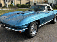 Image 2 of 14 of a 1967 CHEVROLET CORVETTE