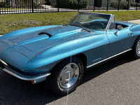 Image 3 of 14 of a 1967 CHEVROLET CORVETTE