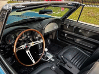 Image 18 of 35 of a 1967 CHEVROLET CORVETTE