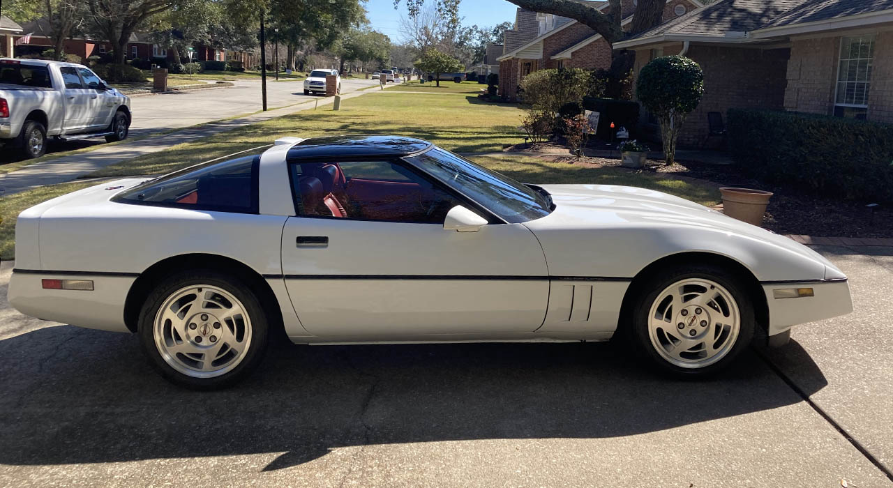 1st Image of a 1990 CHEVROLET CORVETTE