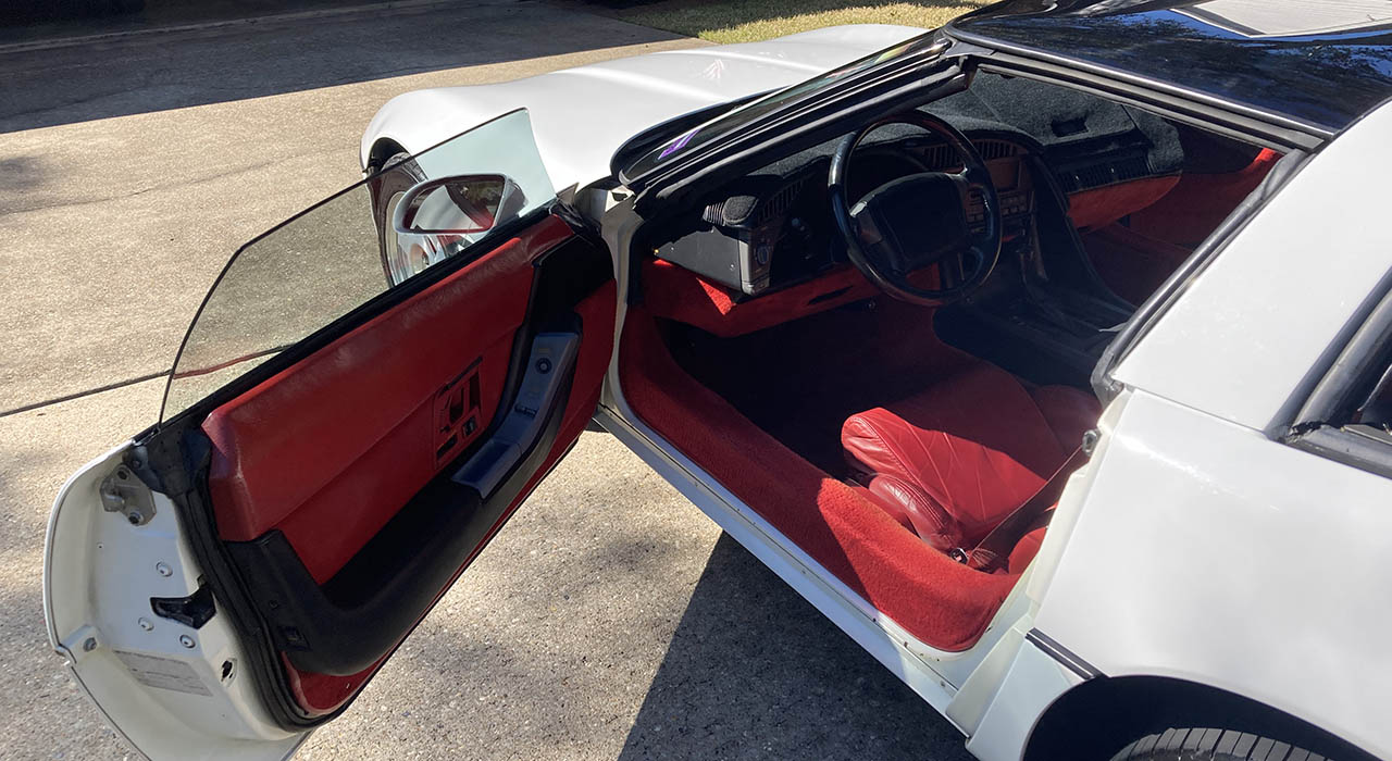 4th Image of a 1990 CHEVROLET CORVETTE