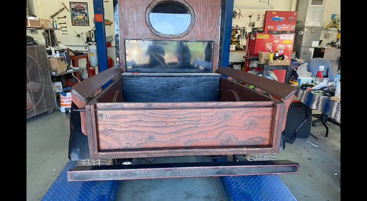 2nd Image of a 1915 FORD STREETROD