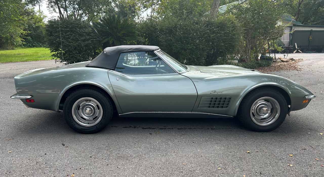 2nd Image of a 1971 CHEVROLET CORVETTE
