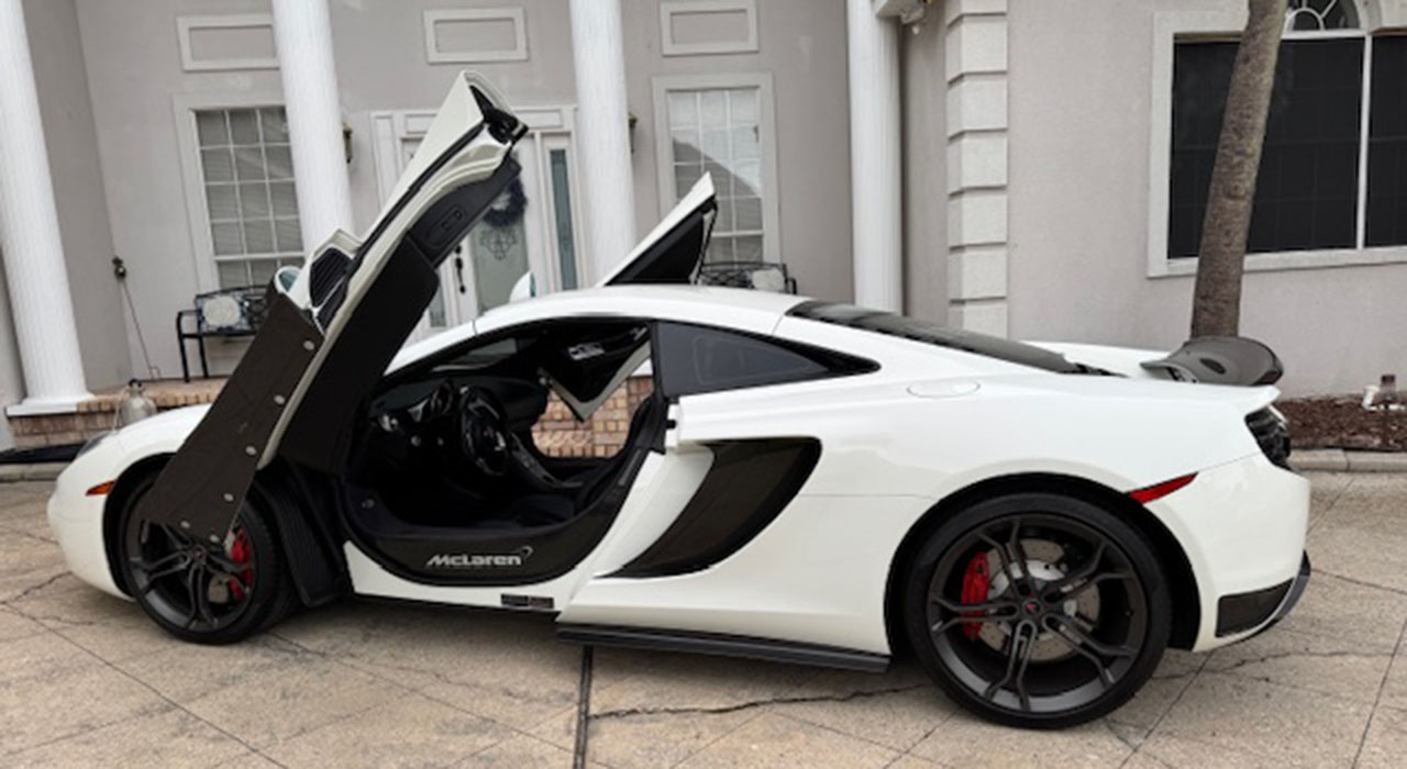 7th Image of a 2012 MCLAREN MP4-12C