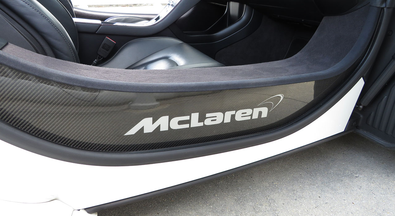 14th Image of a 2012 MCLAREN MP4-12C