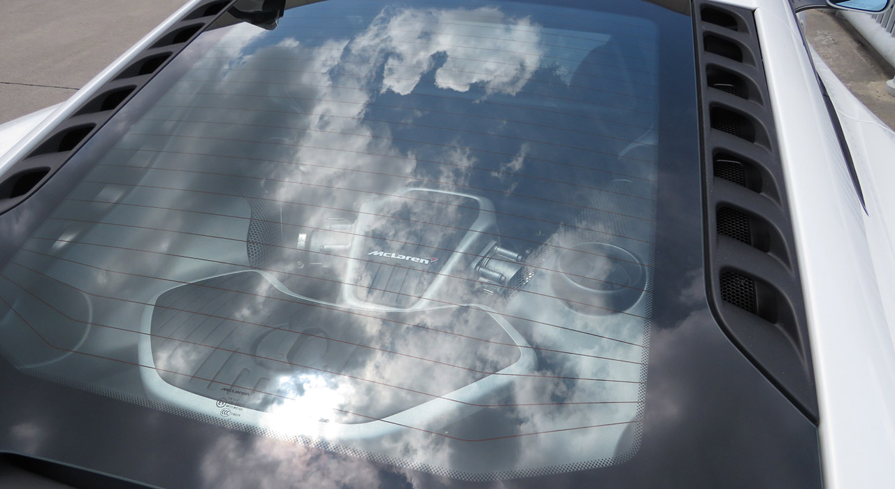 20th Image of a 2012 MCLAREN MP4-12C