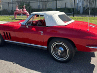 Image 6 of 25 of a 1966 CHEVROLET CORVETTE
