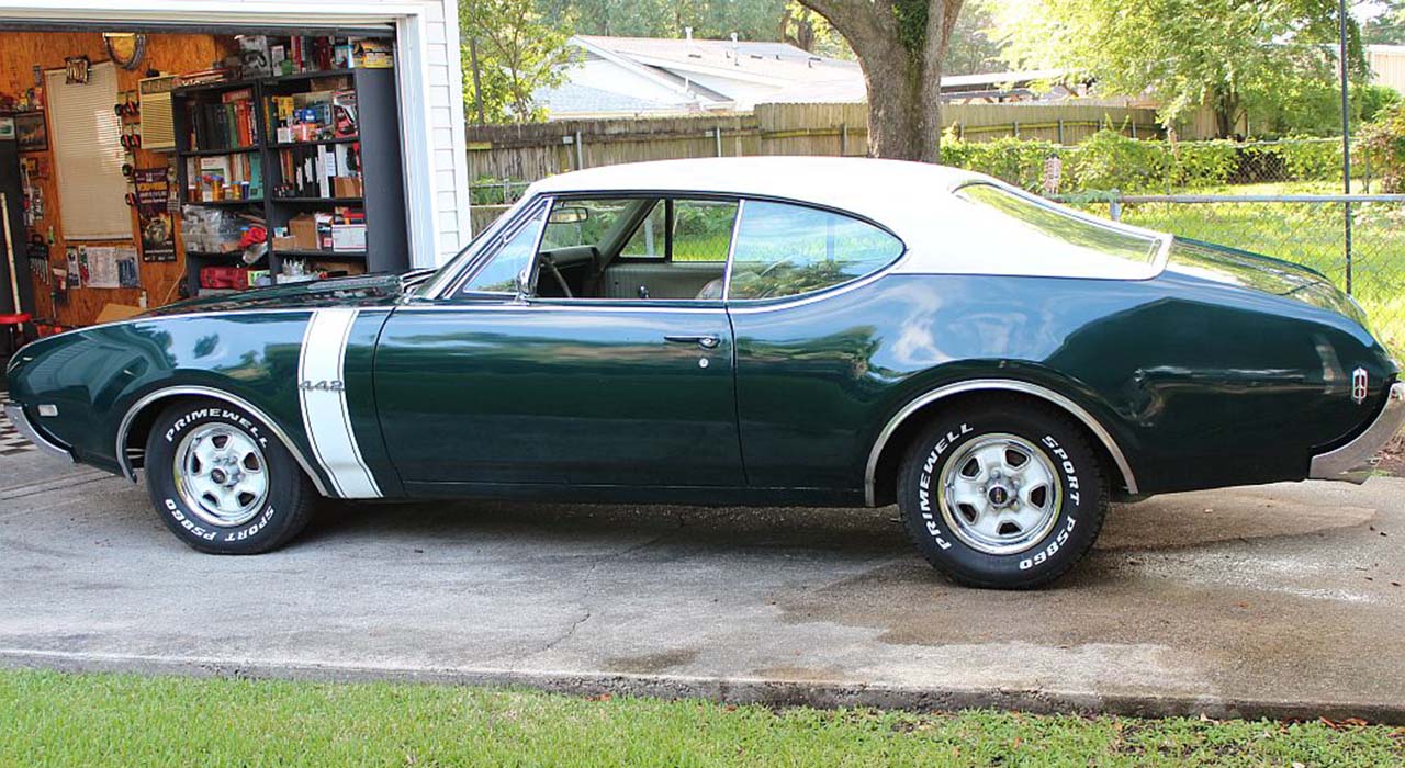 4th Image of a 1968 OLDSMOBILE 442