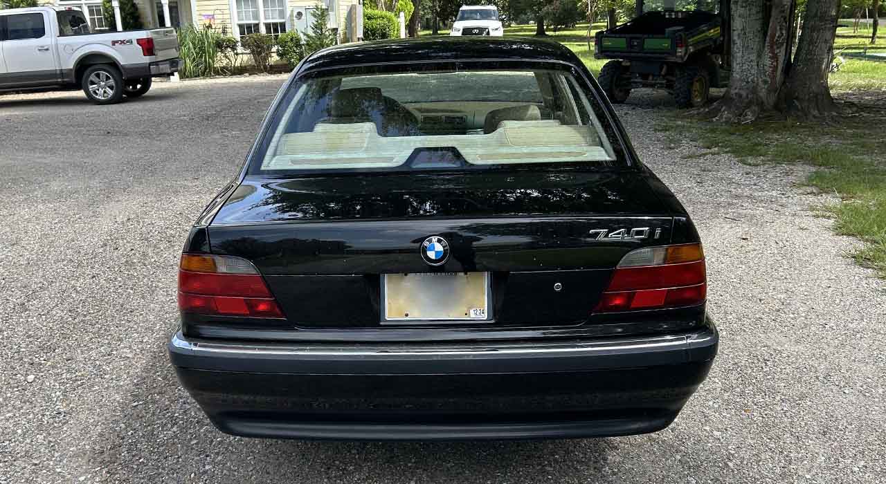 3rd Image of a 1998 BMW 7 SERIES 740I