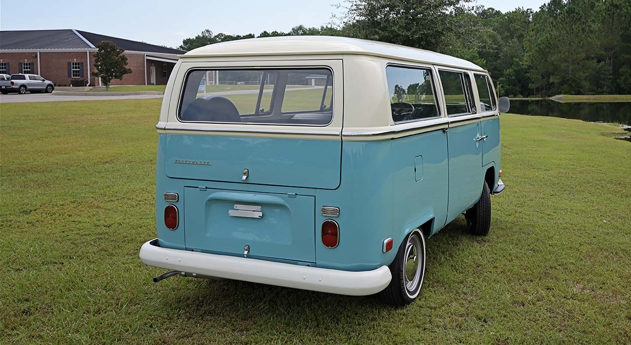3rd Image of a 1971 VOLKSWAGEN SL