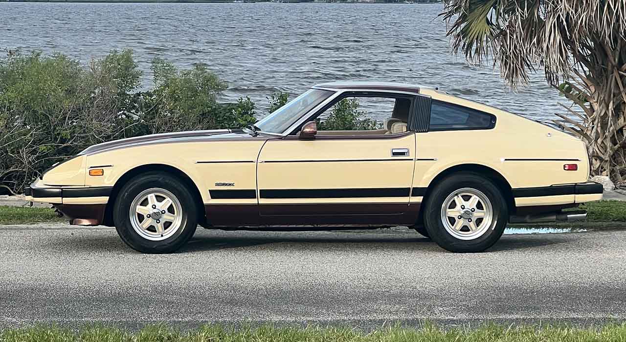 5th Image of a 1982 DATSUN 280ZX