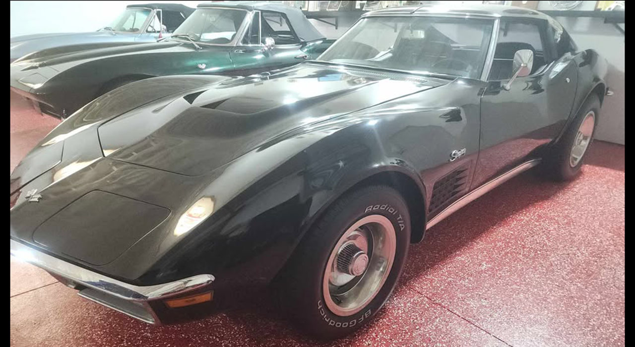 2nd Image of a 1971 CHEVROLET CORVETTE