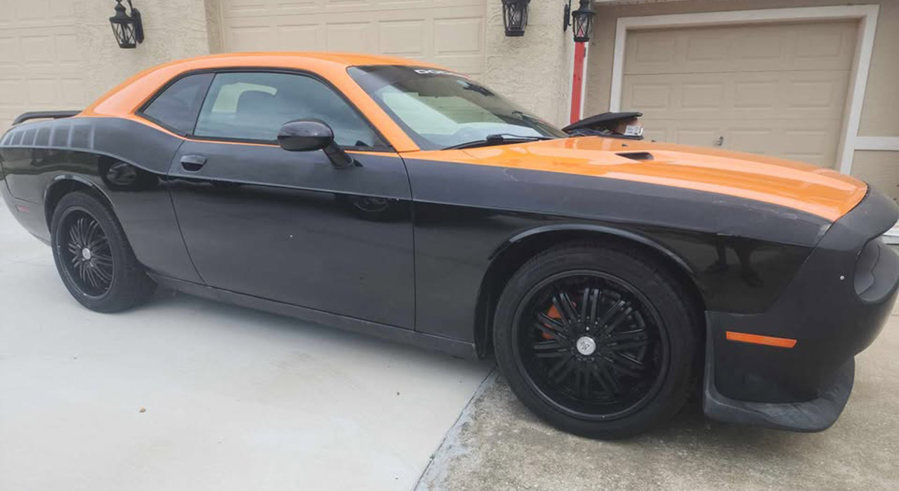 2nd Image of a 2012 DODGE CHALLENGER SRT