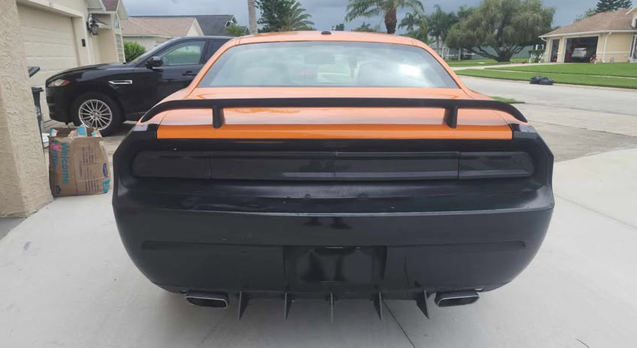 6th Image of a 2012 DODGE CHALLENGER SRT