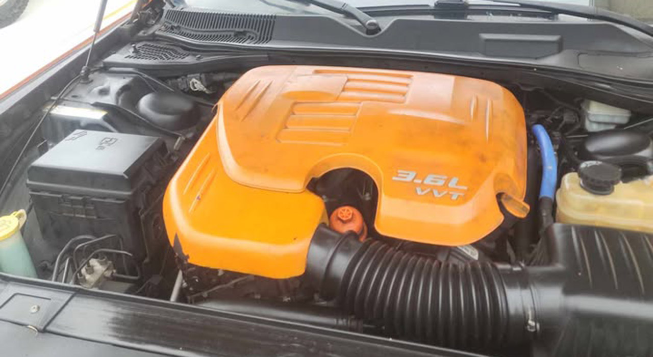 12th Image of a 2012 DODGE CHALLENGER SRT