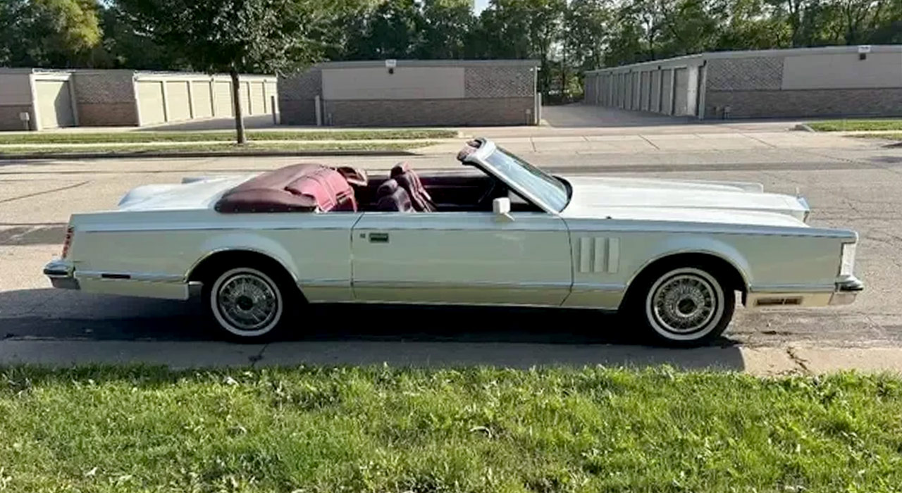 3rd Image of a 1977 LINCOLN MARK V