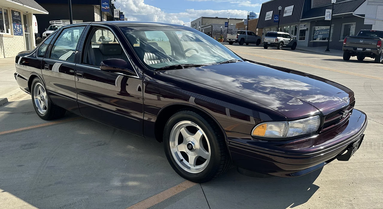 2nd Image of a 1996 CHEVROLET CAPRICE