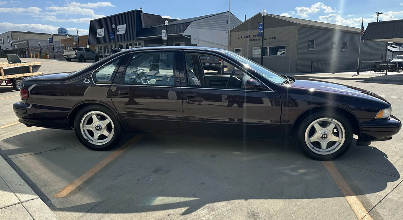 8th Image of a 1996 CHEVROLET CAPRICE