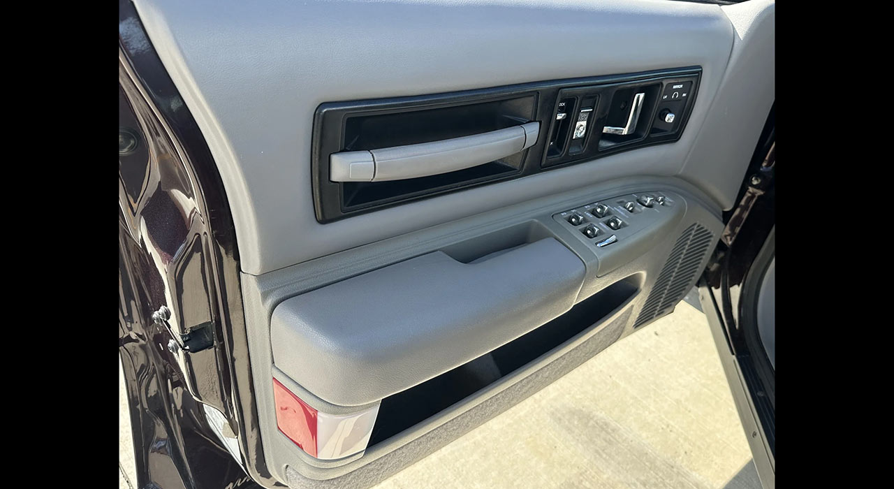 10th Image of a 1996 CHEVROLET CAPRICE