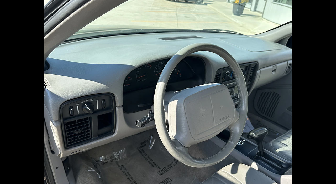 13th Image of a 1996 CHEVROLET CAPRICE