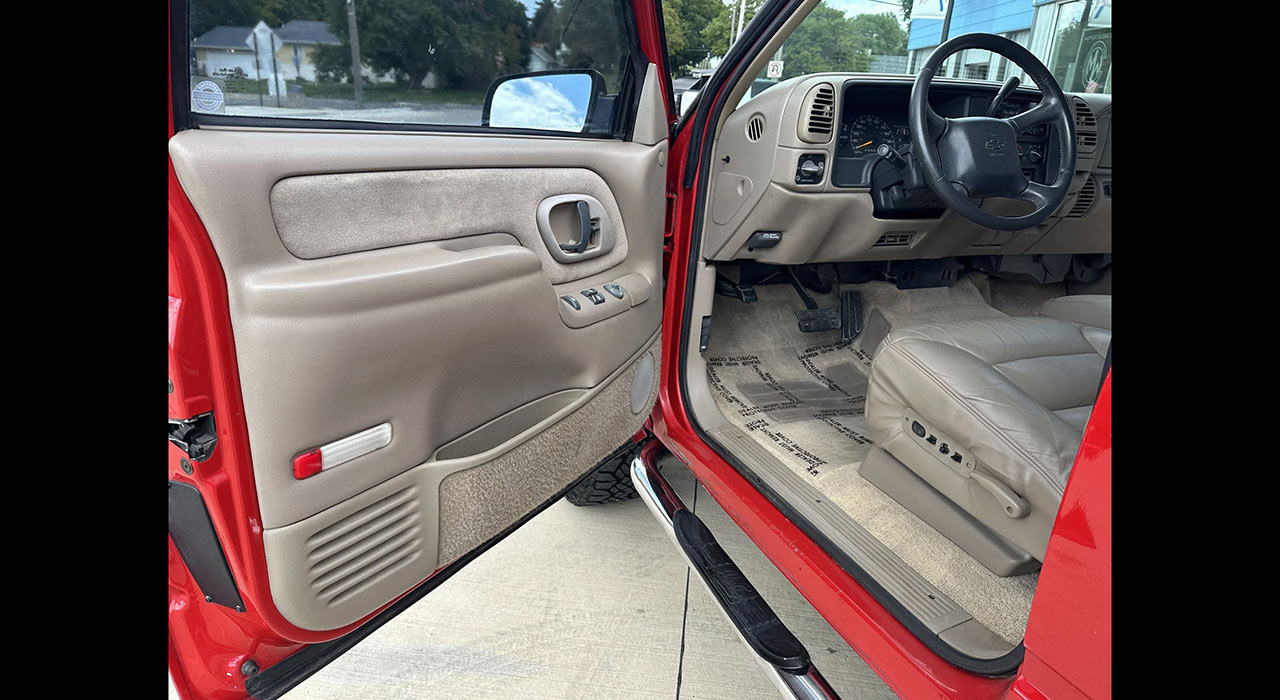 16th Image of a 1999 CHEVROLET TAHOE