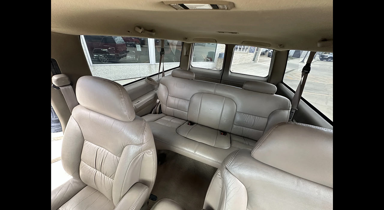 21st Image of a 1999 CHEVROLET TAHOE