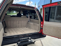Image 8 of 28 of a 1999 CHEVROLET TAHOE