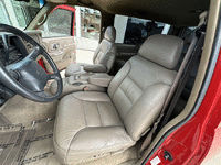 Image 18 of 28 of a 1999 CHEVROLET TAHOE