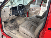 Image 19 of 28 of a 1999 CHEVROLET TAHOE