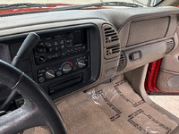 Image 21 of 28 of a 1999 CHEVROLET TAHOE