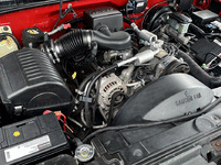 Image 28 of 28 of a 1999 CHEVROLET TAHOE