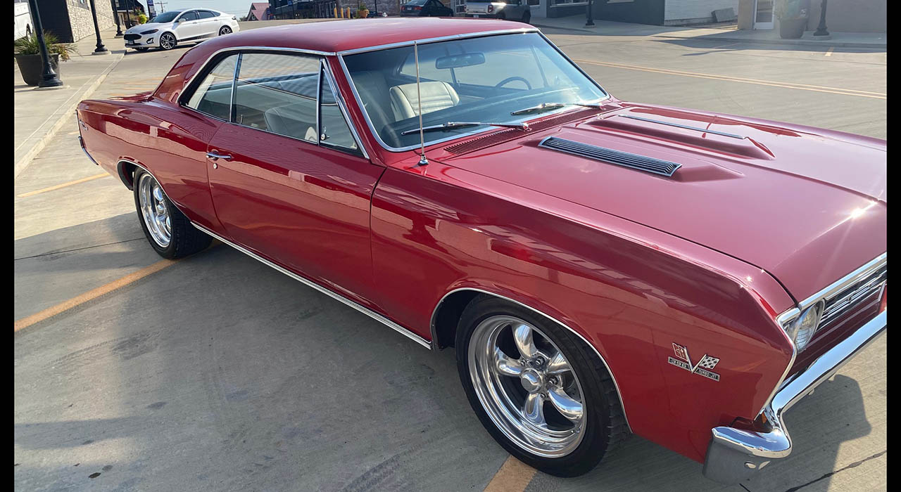 2nd Image of a 1967 CHEVROLET CHEVELLE SS