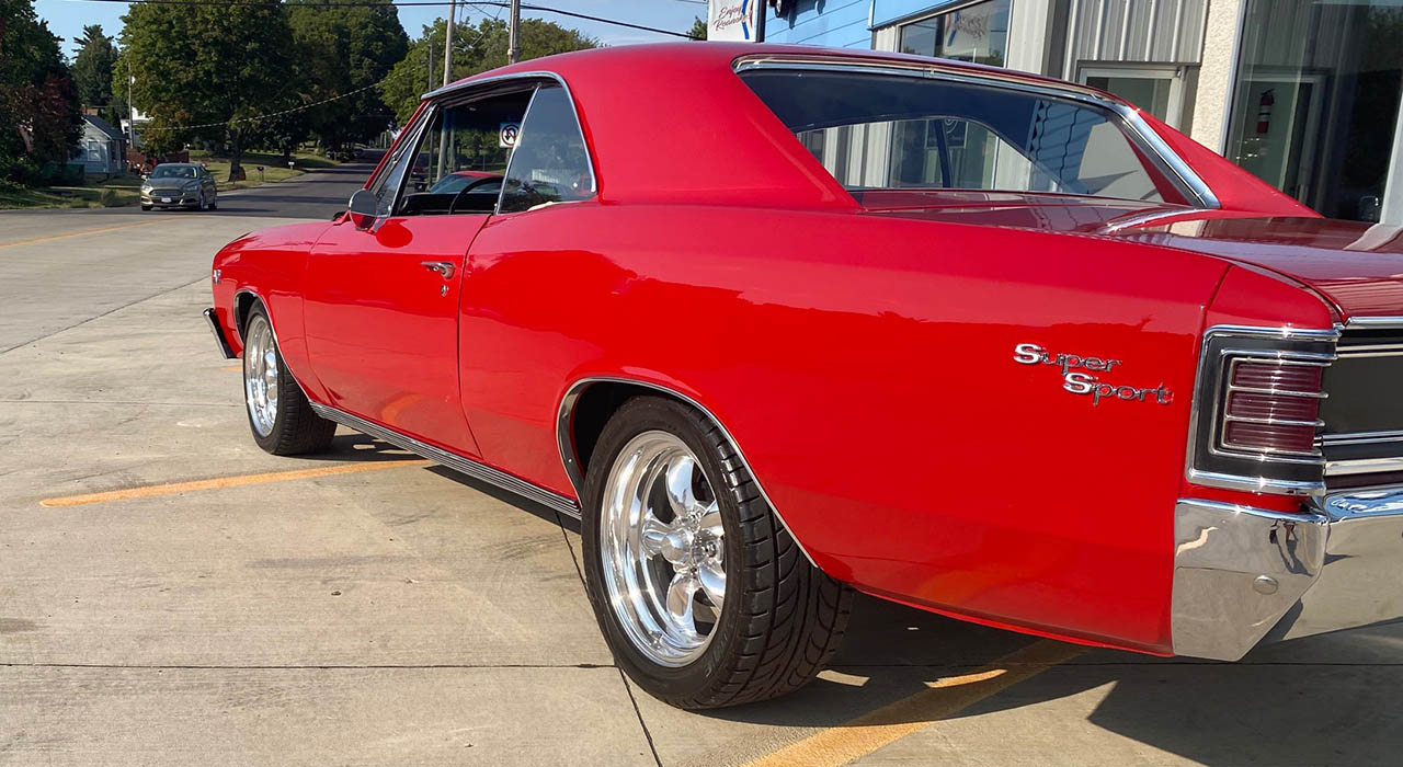 3rd Image of a 1967 CHEVROLET CHEVELLE SS