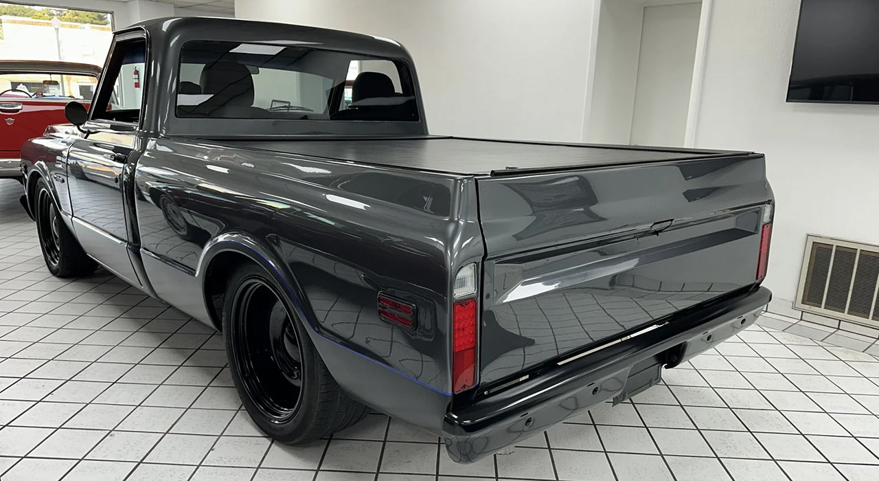 2nd Image of a 1970 CHEVROLET C10
