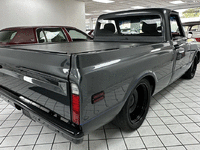 Image 4 of 21 of a 1970 CHEVROLET C10