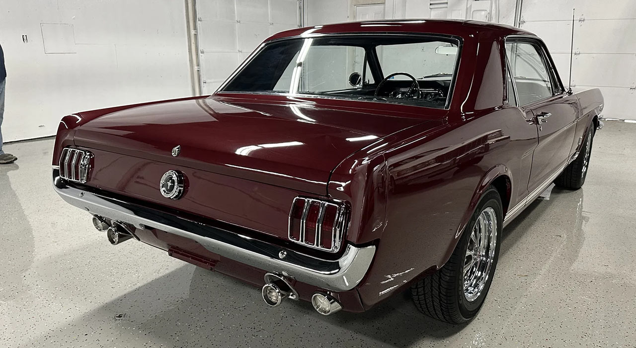 3rd Image of a 1965 FORD MUSTANG GT