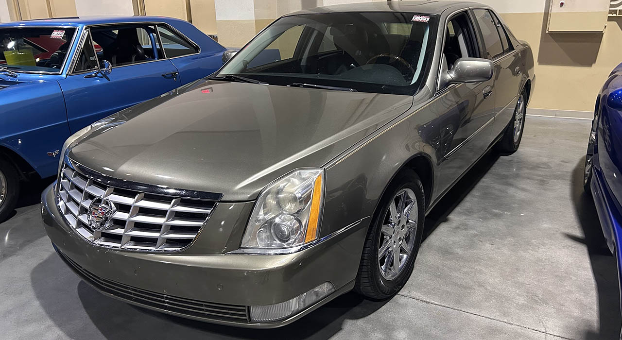 0th Image of a 2011 CADILLAC DTS