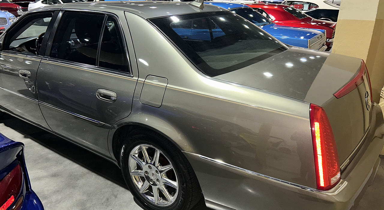 1st Image of a 2011 CADILLAC DTS