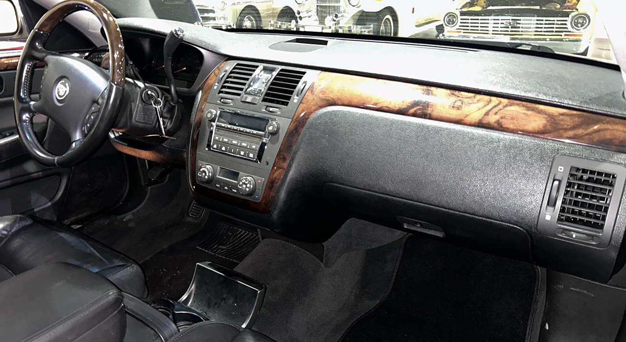 7th Image of a 2011 CADILLAC DTS