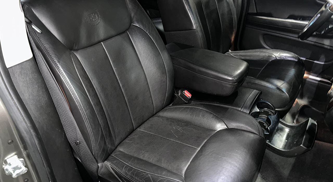 8th Image of a 2011 CADILLAC DTS