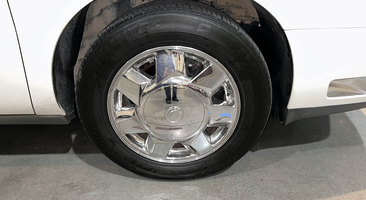 5th Image of a 2004 CADILLAC DEVILLE