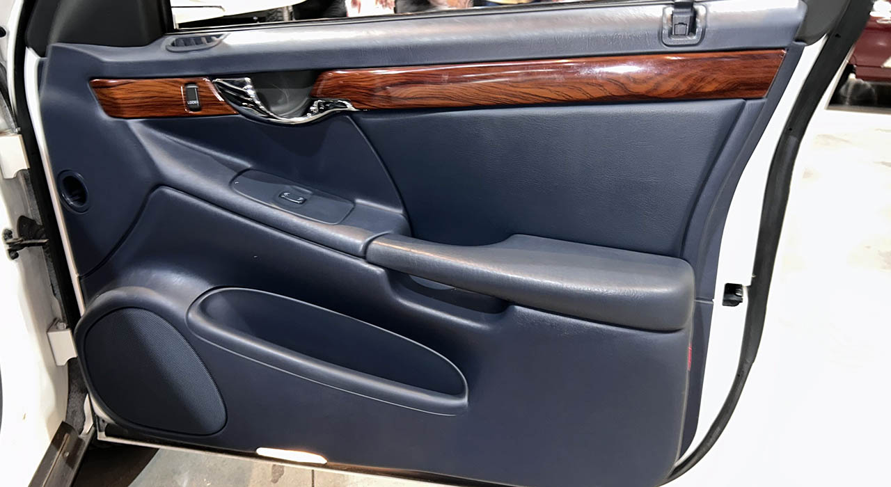 6th Image of a 2004 CADILLAC DEVILLE