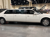 Image 3 of 14 of a 2004 CADILLAC DEVILLE