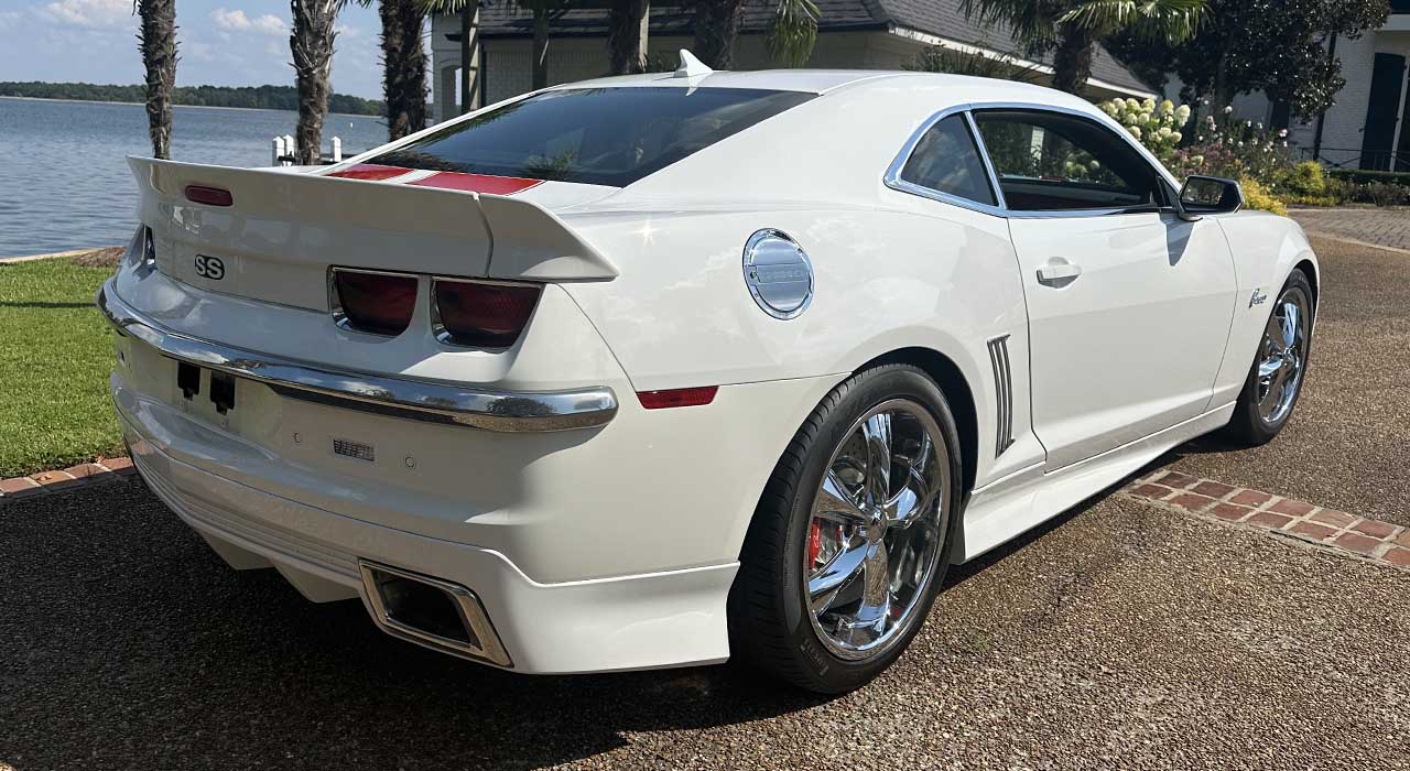 2nd Image of a 2010 CHEVROLET CAMARO 2SS